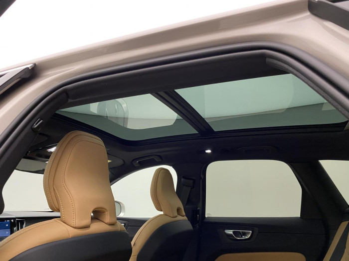 Volvo XC60 T6 AWD AT RECHARGE BRIGHT PLUS 2.0 AT Plus