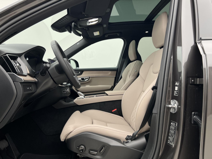 Volvo XC90 T8 AWD RECHARGE PLUS DARK AUT