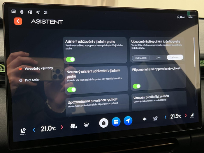 Lynk & Co 08 MORE PHEV