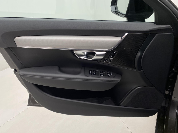 Volvo V90 T6 AWD PLUG-IN DARK PLUS AUT