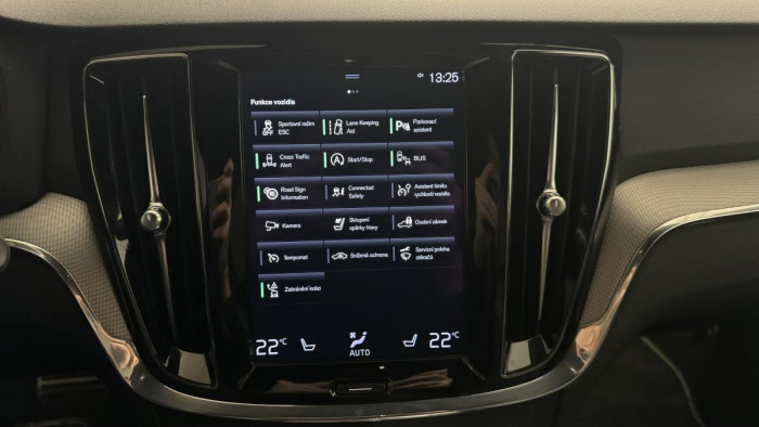 Volvo V60 V60 B4 R-DESIGN AUT REZERVACE