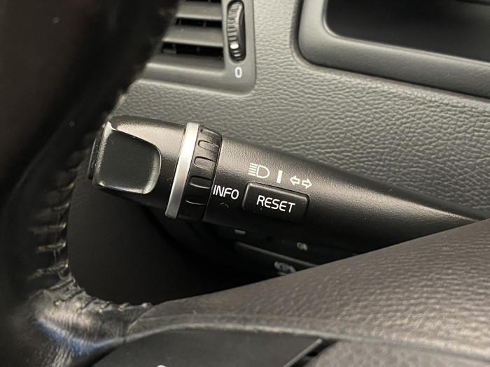 Volvo XC90 2.4 D5 AWD SUMMUM AUT 7 míst 2.4 d Summum