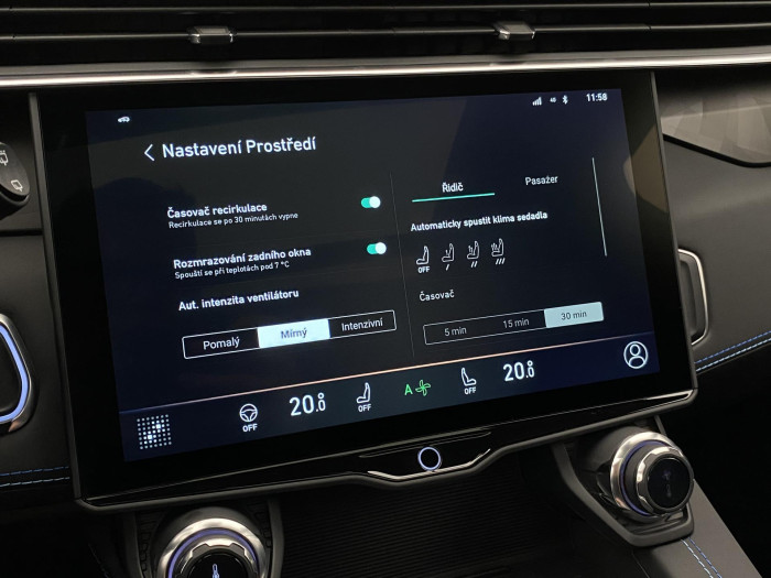 Lynk & Co 01 PHEV DCT AUT 1.maj REZERVACE