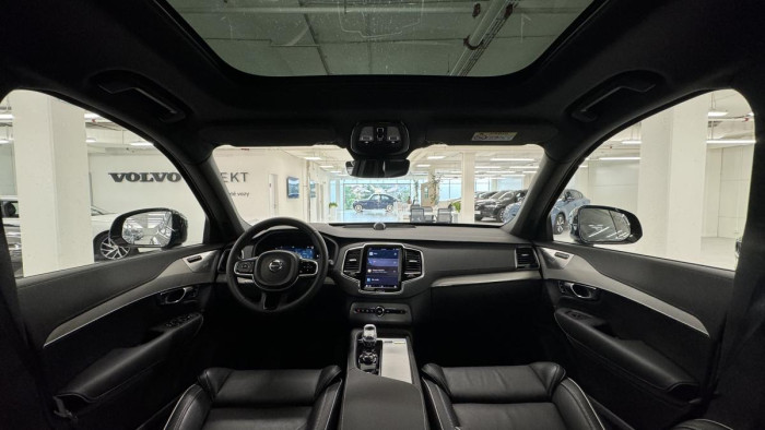 Volvo XC90 B5 AWD ULTIMATE DARK REZERVACE