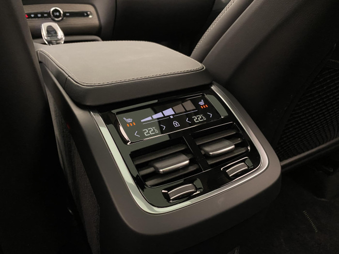Volvo XC90 B5 AWD ULTIMATE BRIGHT 1.maj