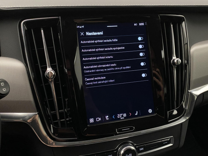 Volvo V90 CC B4 AWD PLUS AUT CZ 1.maj