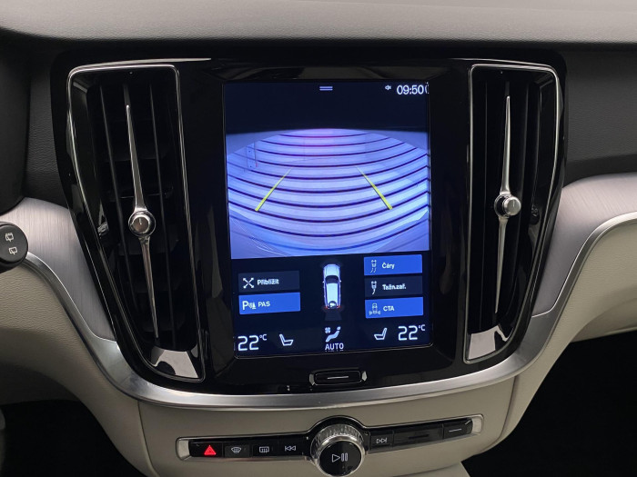 Volvo V60 CC D4 AWD MOMENTUM AUT CZ 2.0 d CC CC Momentum