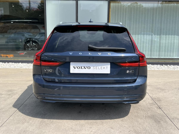 Volvo V90 B4 AWD MOMENTUM Aut REZERVACE 2.0 Momentum