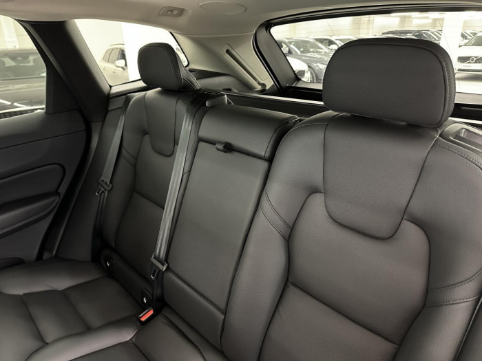 Volvo XC60 B4 AWD PLUS DARK REZERVACE 2.0 Plus