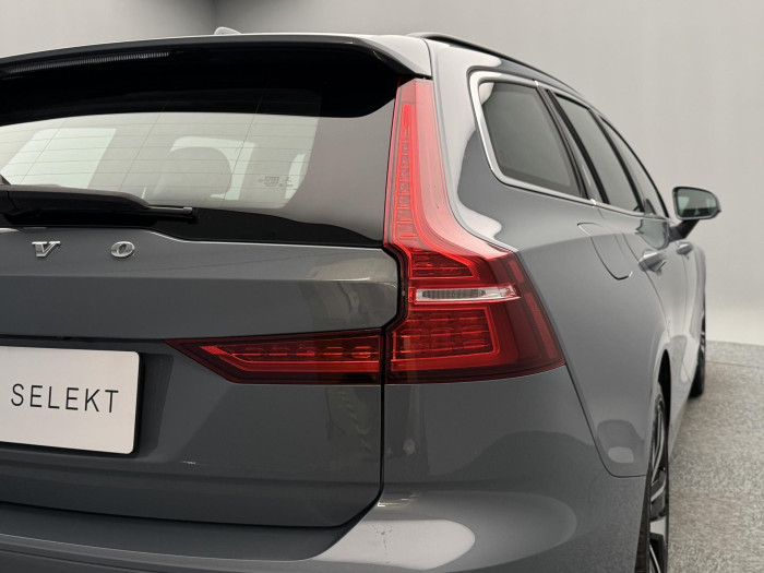 Volvo V60 B4 MOMENTUM PRO AUT CZ 1.maj. 2.0 Momentum