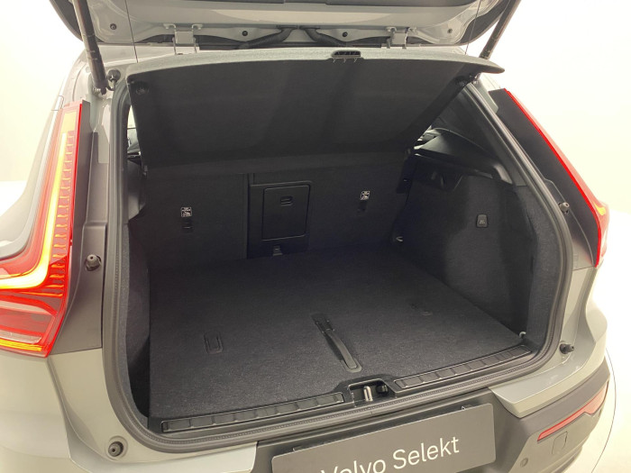 Volvo XC40 B3 DARK PLUS AUT CZ