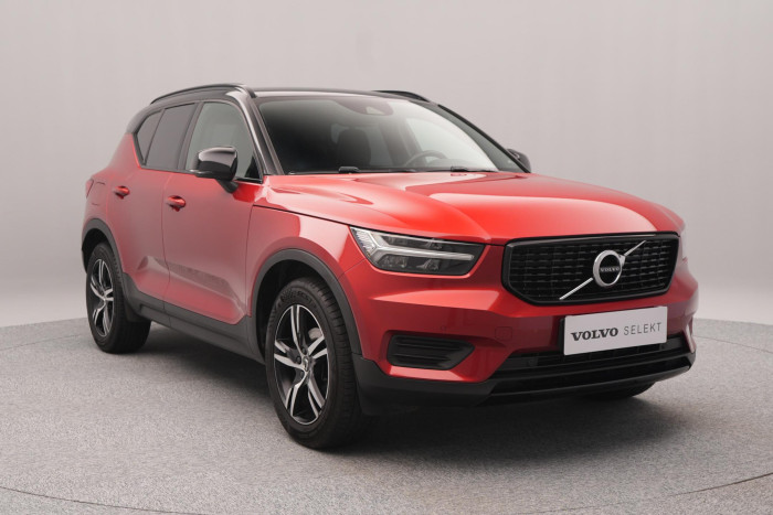 Volvo XC40 T3 R-DESIGN AUT REZERVACE