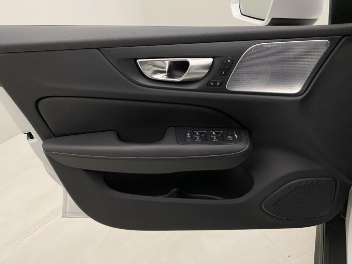 Volvo V60 CC B5 AWD ULTIMATE AUT 1.maj 2.0 CC CC