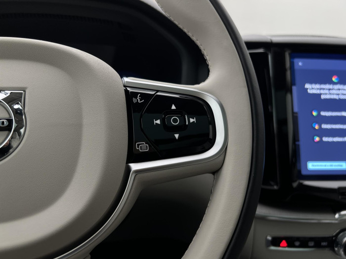 Volvo XC60 T6 AWD RECHARGE ULTRA DARK AUT