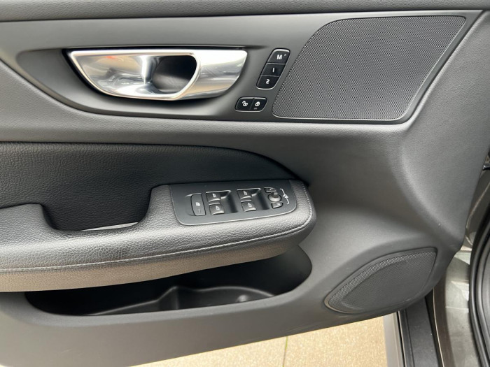 Volvo V60 CROSS COUNTRY B4 AWD REZERVACE