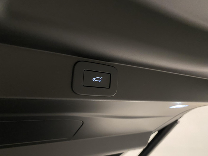 Land Rover Range Rover P550e AUTOBIOGRAPHY