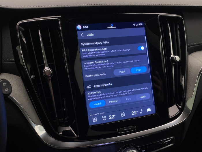 Volvo V60 T8 AWD PLUG-IN BRIGHT ULTRA CZ