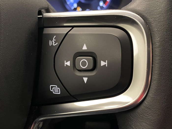 Volvo XC40 T4 MOMENTUM AUT CZ 2.0 Momentum