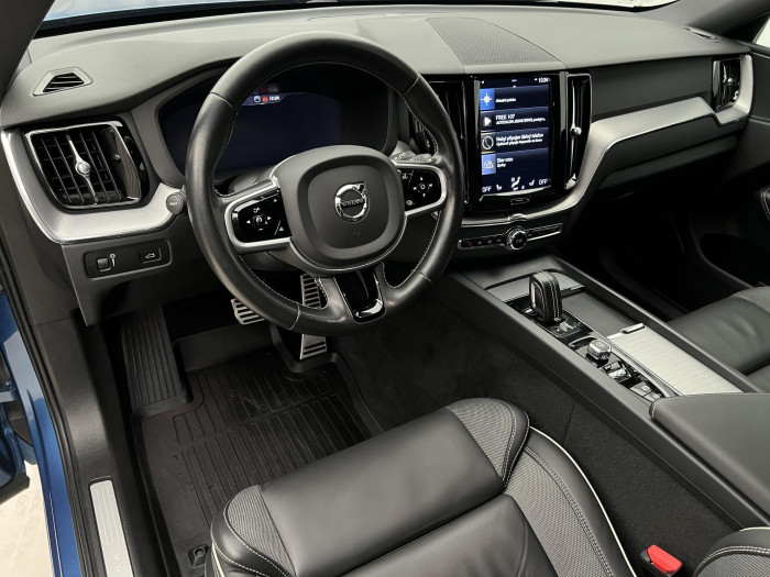 Volvo XC60 B4 AWD R-DESIGN AUT