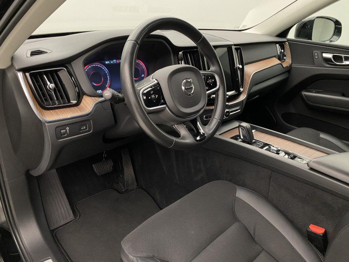 Volvo XC60 D3 AWD MOMENTUM AUT CZ 2.0 d Momentum