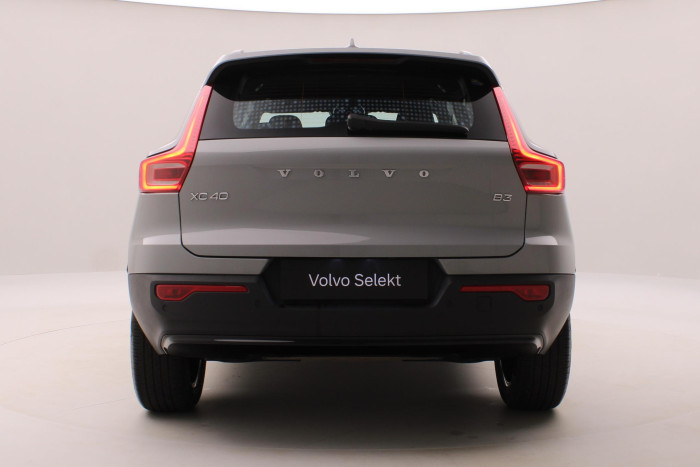 Volvo XC40 B3 DARK PLUS AUT CZ