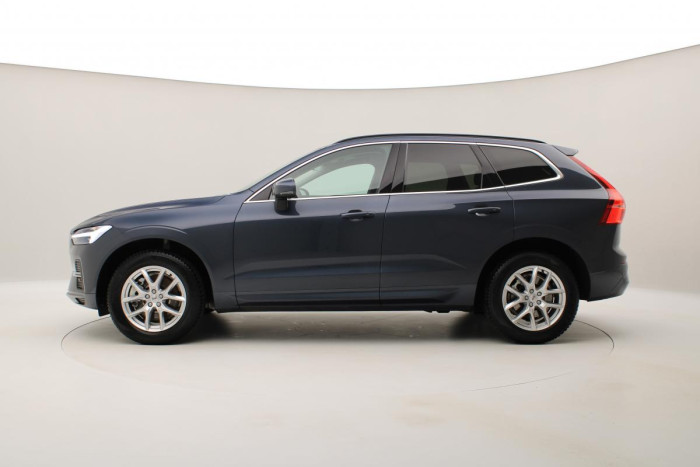 Volvo XC60 B4 MOMENTUM AUT REZERVACE 2.0 Momentum