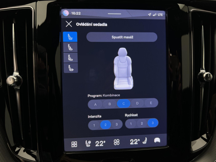 Volvo XC60 B5 AWD ULTRA BLACK REZERVACE