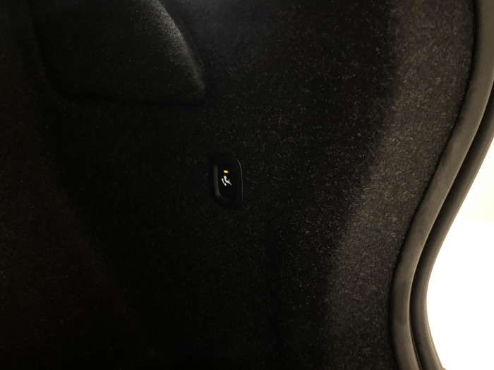 Volvo XC40 B3 AUT DARK PLUS