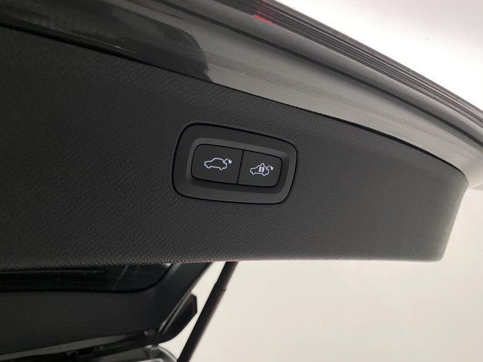 Volvo XC90 B5 AWD MOMENTUM REZERVACE 2.0 Momentum