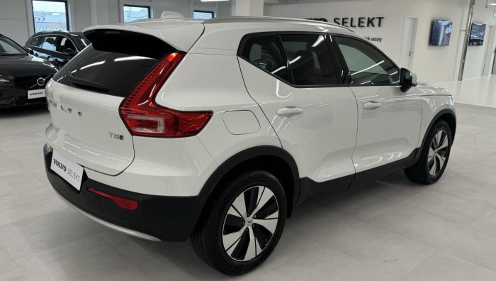 Volvo XC40 T5 TWIN ENGINE REZERVACE