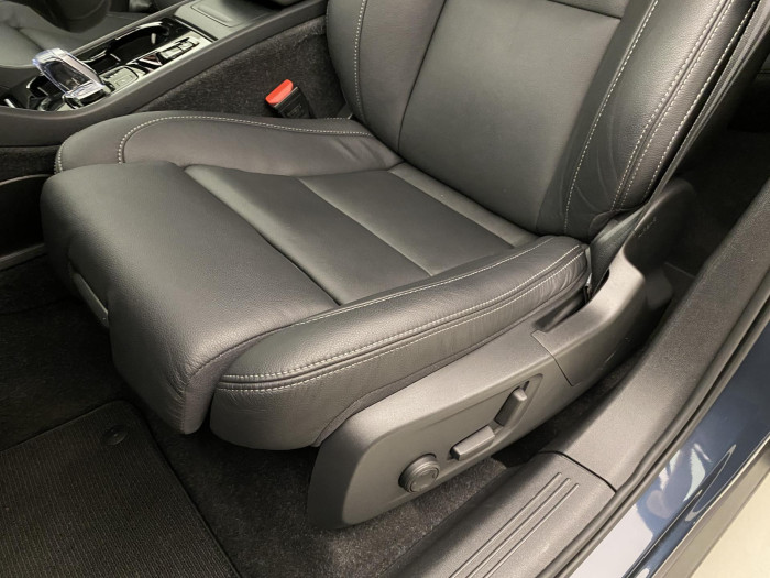 Volvo XC40 B4 AWD INSCRIPTION AUT CZ