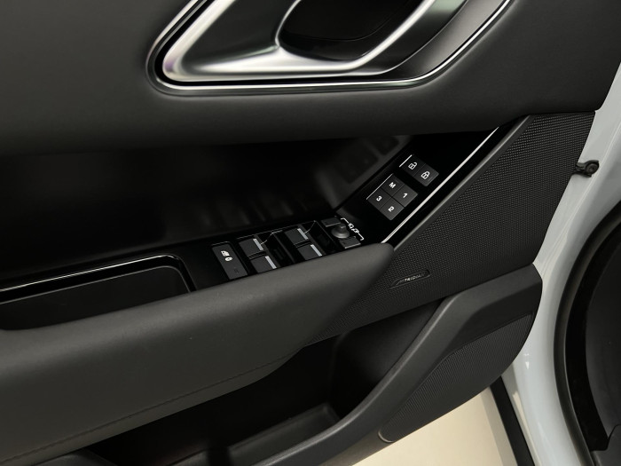 Land Rover Range Rover Velar D300 DYNAMIC SE AWD Aut 3.0 d Dynamic SE