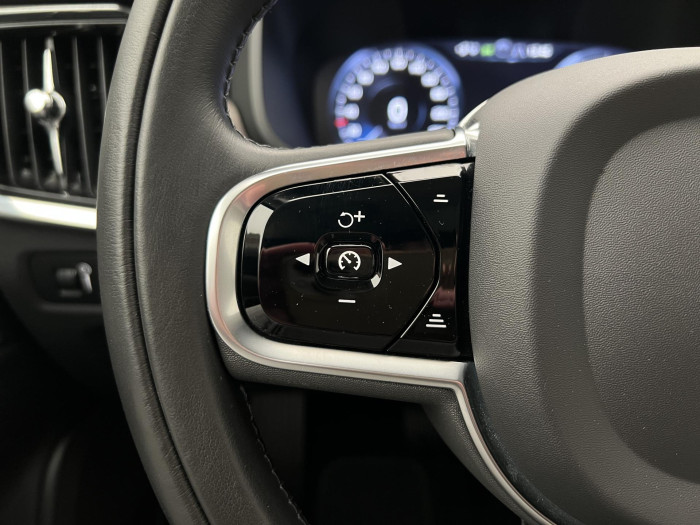 Volvo V90 CC D5 AWD PRO AUT 1.maj. 2.0 d CC CC