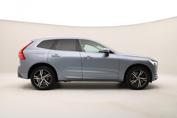 Volvo XC60 B4 AWD MOMENTUM REZERVACE 2.0 Momentum