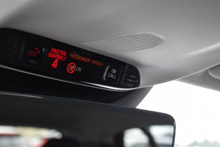 Volvo XC40 B4 AWD MOMENTUM REZERVACE 2.0 Momentum