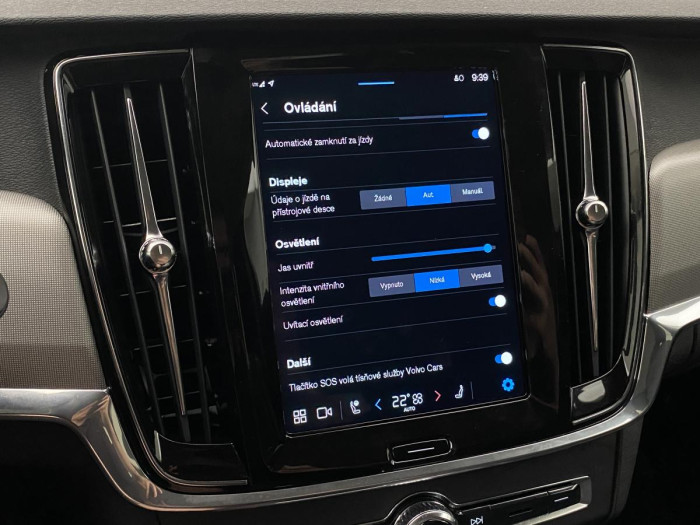 Volvo V90 B4 AWD CORE AUT REZERVACE