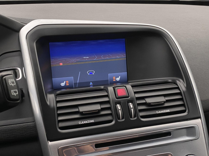 Volvo XC60 D5 AWD MOMENTUM CZ 2.4 d Momentum