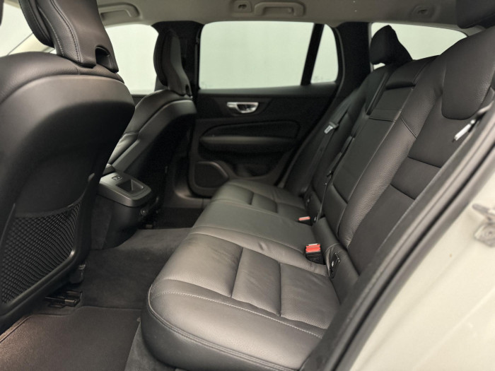 Volvo V60 CC B4 AWD MOMENTUM AUT 2.0 CC CC Momentum