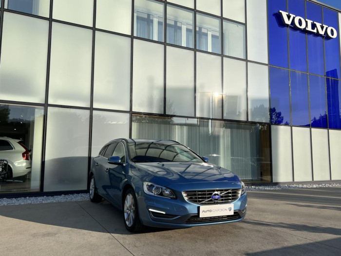 Volvo V60 D4 NEZ.TOPENÍ Aut 2.0 d