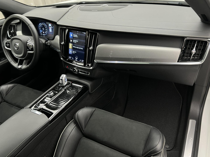 Volvo V90 T8 AWD RECHARGE R-DESIGN AUT