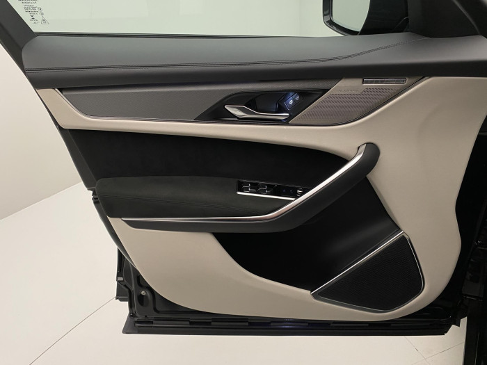 Jaguar F-Pace 5.0 V8 SVR AWD AUT REZERVACE 5.0 V8