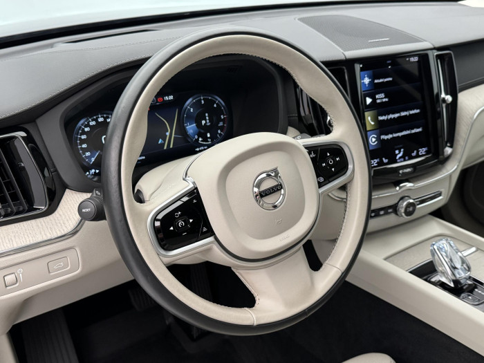 Volvo XC60 B5 AWD INSCRIPTION CZ 1.maj