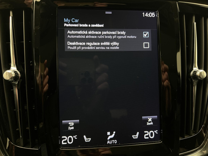 Volvo V90 CC D5 AWD PRO AUT CZ 2.0 d CC CC