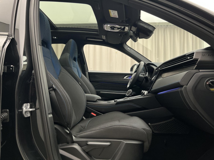 Lynk & Co 01 PHEV DCT AUT 1.maj.