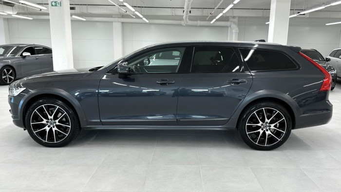 Volvo V90 CROSS COUNTRY T5 REZERVACE
