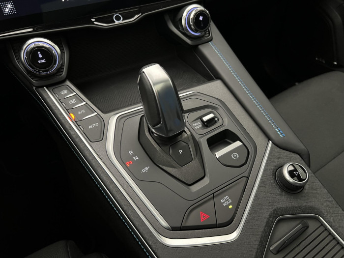 Lynk & Co 01 PHEV DCT AUT