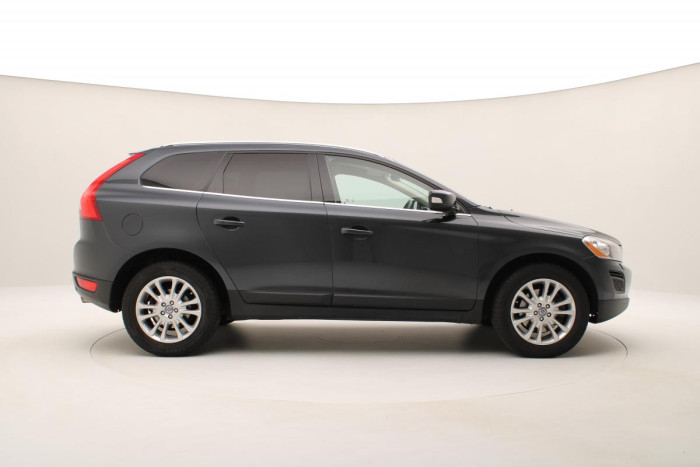 Volvo XC60 D3 AWD SUMMUM AUT REZERVACE 2.4 d Summum