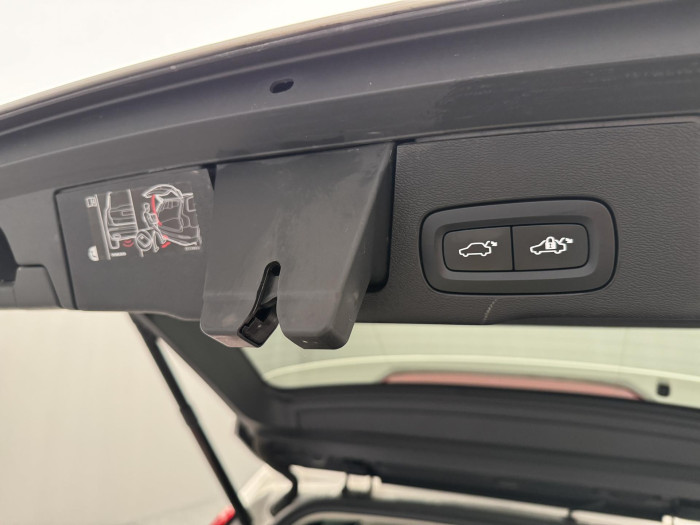 Volvo XC60 B4 AWD INSCRIPTION AUT CZ