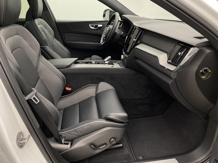 Volvo XC60 T6 AWD PLUG-IN DARK PLUS AUT