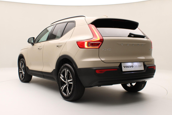 Volvo XC40 B3 PLUS DARK AUT CZ 1.maj